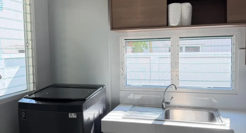 For rent 4 bedrooms house in Mueang Chiang Mai, Chiang Mai