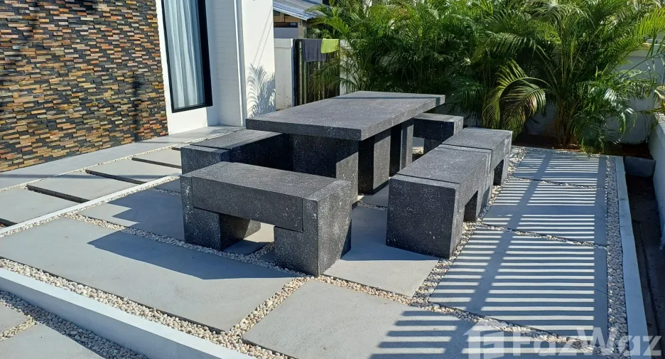 For rent 3 bedrooms villa in Chumphon Buri, Surin