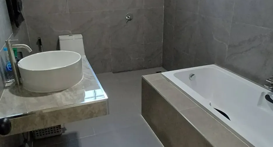 For rent 3 bedrooms villa in Chumphon Buri, Surin