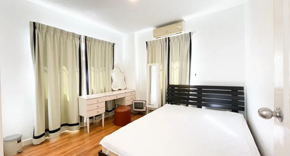 For rent 3 bedrooms house in Mueang Chiang Mai, Chiang Mai