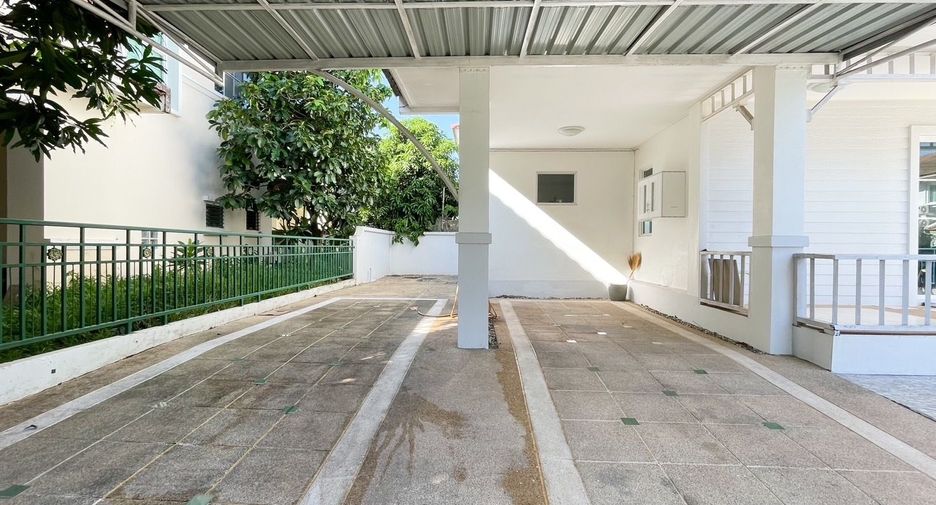 For rent 3 bedrooms house in Mueang Chiang Mai, Chiang Mai