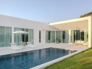 For rent 4 bedrooms villa in Hua Hin, Prachuap Khiri Khan