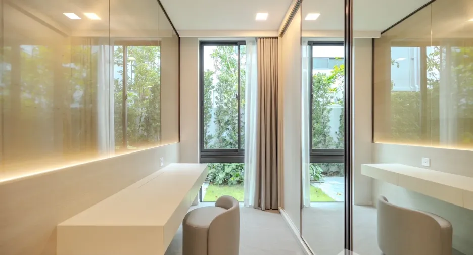 For sale and for rent 4 bedrooms house in Saphan Sung, Bangkok