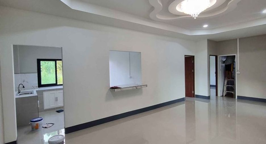 For sale 3 bedrooms house in Mueang Sakon Nakhon, Sakon Nakhon