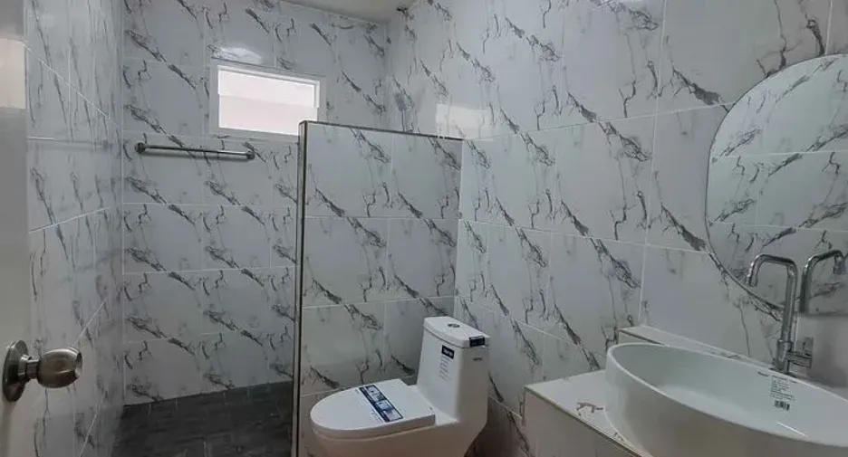 For sale 3 bedrooms house in Mueang Sakon Nakhon, Sakon Nakhon