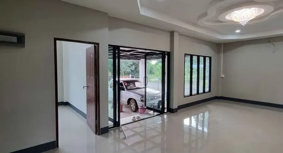 For sale 3 bedrooms house in Mueang Sakon Nakhon, Sakon Nakhon