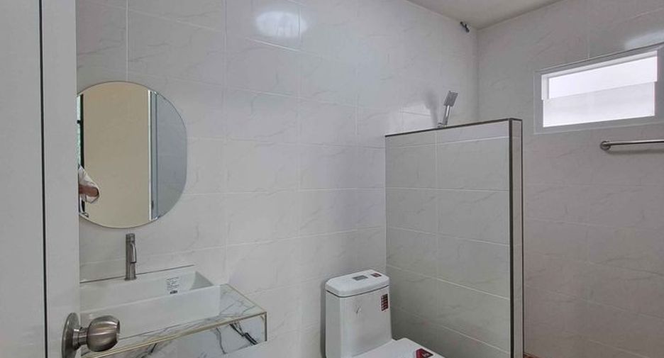 For sale 3 bedrooms house in Mueang Sakon Nakhon, Sakon Nakhon