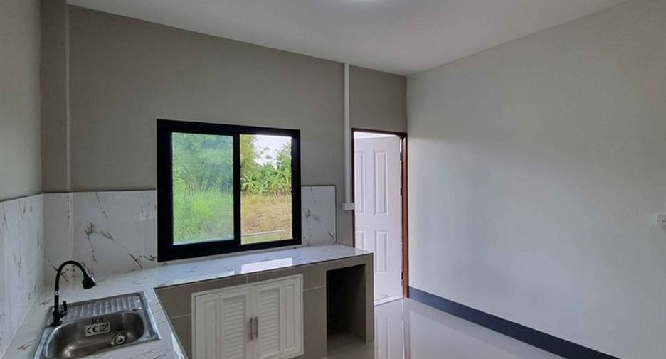 For sale 3 bedrooms house in Mueang Sakon Nakhon, Sakon Nakhon