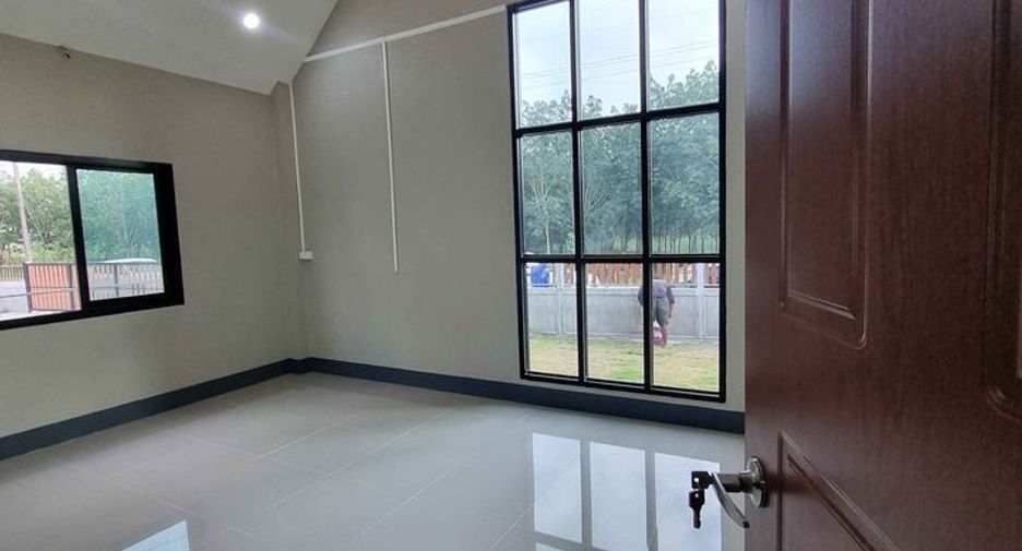 For sale 3 bedrooms house in Mueang Sakon Nakhon, Sakon Nakhon