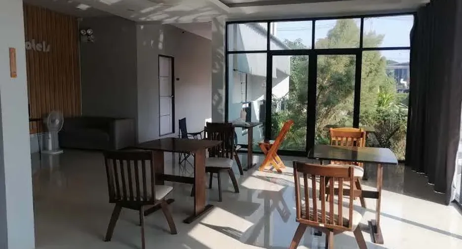 À vendre et à louer 21 chambres hôtel à Mueang Lampang, Lampang