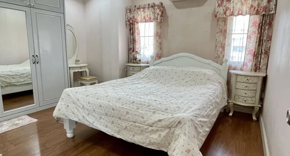 For sale and for rent 4 bedrooms house in San Sai, Chiang Mai