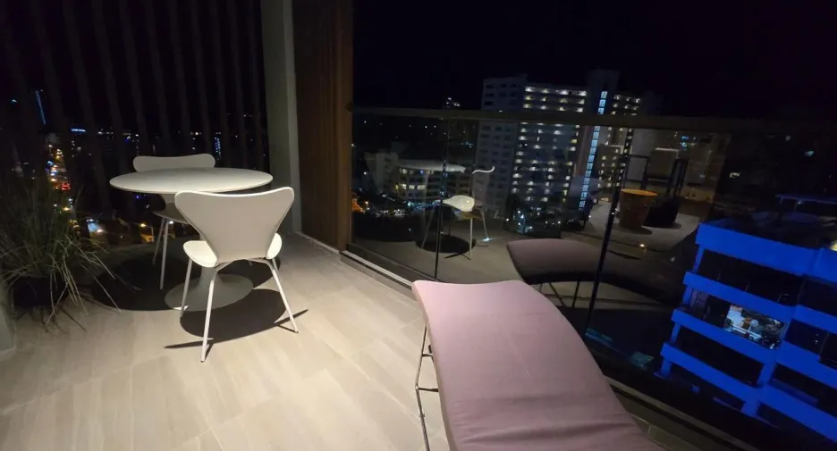À louer 2 chambres condo à Bang Lamung, Chonburi