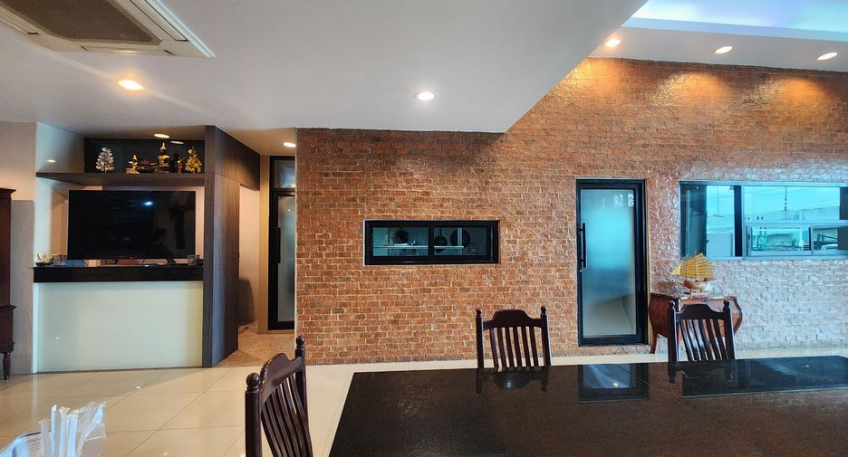 For sale 8 bedrooms retail Space in Mueang Samut Prakan, Samut Prakan