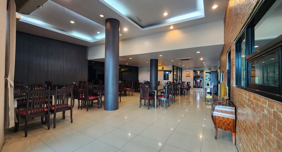 For sale 8 bedrooms retail Space in Mueang Samut Prakan, Samut Prakan