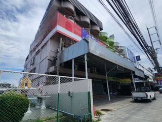 For sale 8 bedrooms retail Space in Mueang Samut Prakan, Samut Prakan