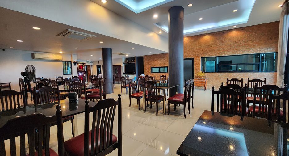 For sale 8 bedrooms retail Space in Mueang Samut Prakan, Samut Prakan