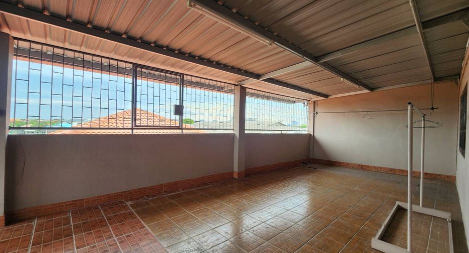 For sale 8 bedrooms retail Space in Mueang Samut Prakan, Samut Prakan