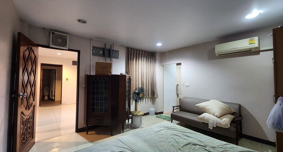 For sale 8 bedrooms retail Space in Mueang Samut Prakan, Samut Prakan