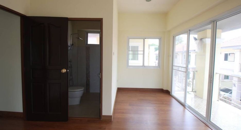 For sale 3 bedrooms house in Saraphi, Chiang Mai