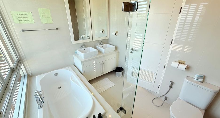 For sale 4 bedrooms villa in Cha Am, Phetchaburi