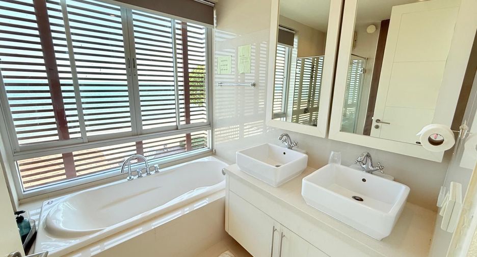 For sale 4 bedrooms villa in Cha Am, Phetchaburi