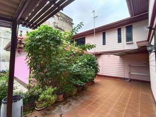 For sale 4 bedrooms house in Bangkok Noi, Bangkok