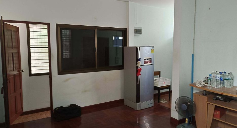 For sale 4 bedrooms house in Bangkok Noi, Bangkok