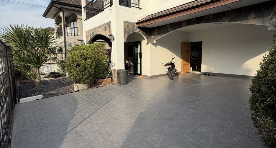 For rent 3 bedrooms house in Bang Lamung, Chonburi