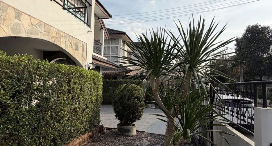 For rent 3 bedrooms house in Bang Lamung, Chonburi