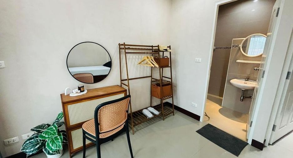 For sale 4 bedrooms townhouse in Mueang Chiang Mai, Chiang Mai