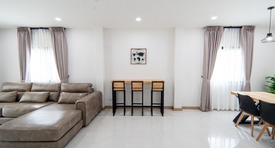 Casa en alquiler de 5 habitaciones en Hang Dong, Chiang Mai