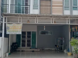 For sale 3 bedrooms townhouse in Khlong Sam Wa, Bangkok