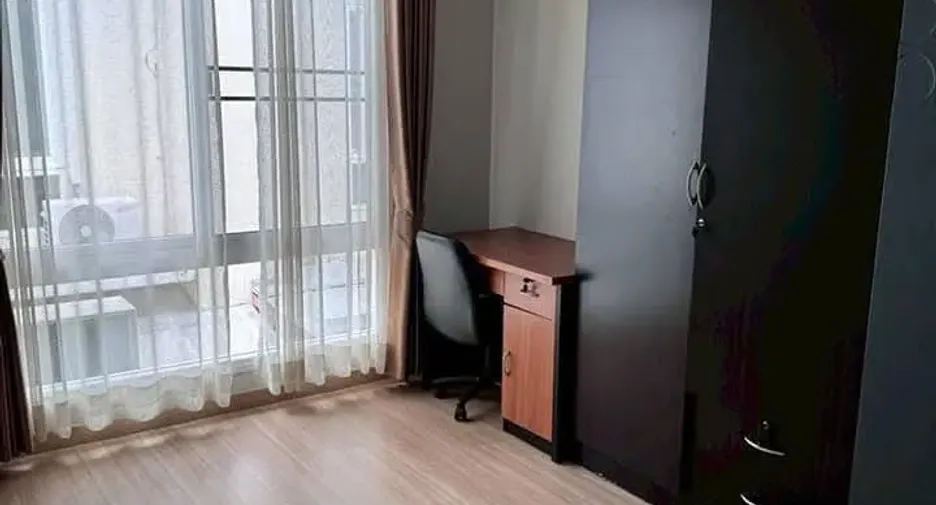 For rent 3 bedrooms townhouse in Mueang Chiang Mai, Chiang Mai