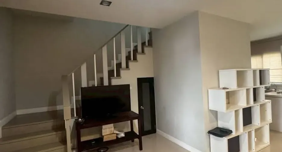For rent 3 bedrooms townhouse in Mueang Chiang Mai, Chiang Mai