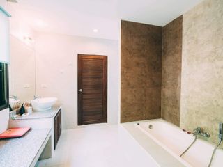 For sale and for rent 4 bedrooms villa in Ko Samui, Surat Thani