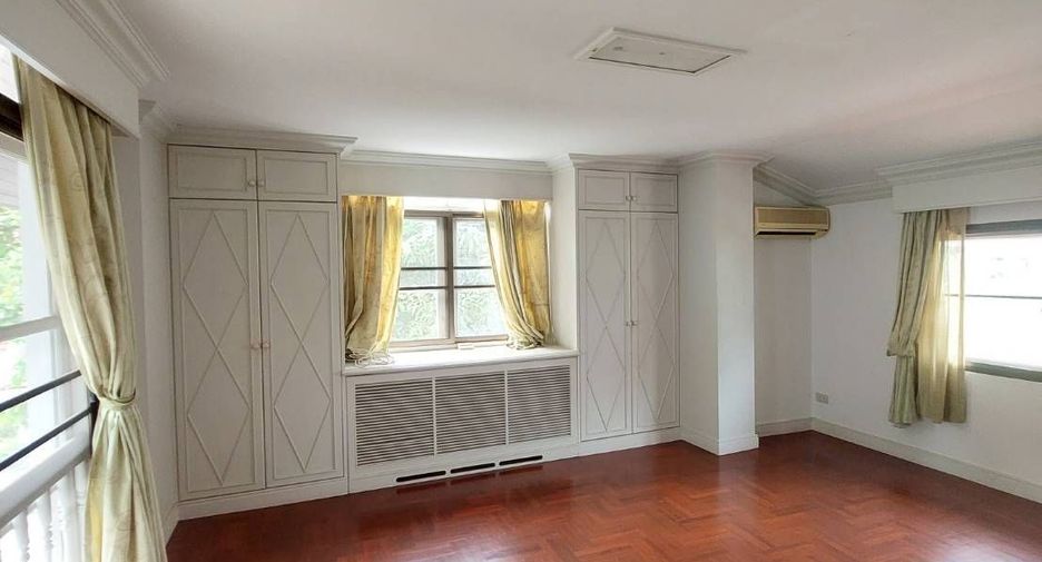For sale 4 bedrooms villa in Cha Am, Phetchaburi