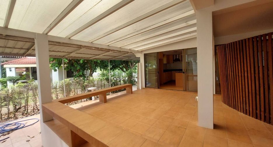 For sale 4 bedrooms villa in Cha Am, Phetchaburi