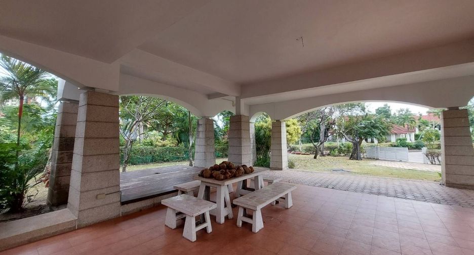 For sale 4 bedrooms villa in Cha Am, Phetchaburi