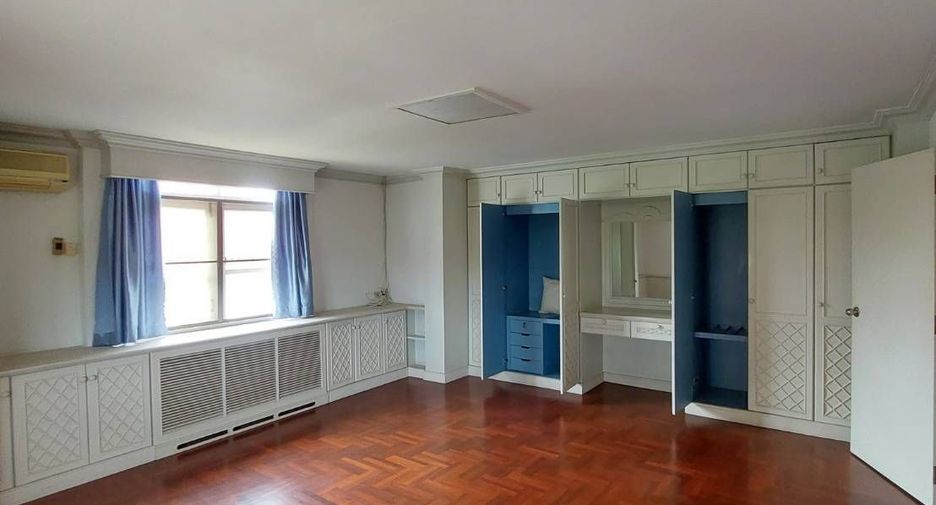 For sale 4 bedrooms villa in Cha Am, Phetchaburi