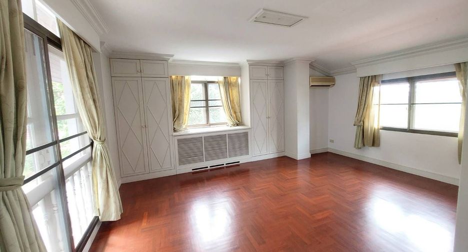 For sale 4 bedrooms villa in Cha Am, Phetchaburi