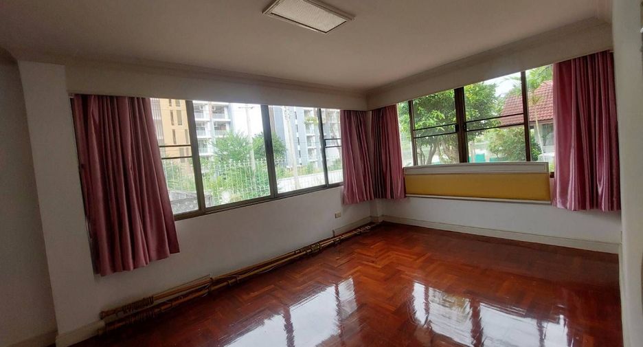For sale 4 bedrooms villa in Cha Am, Phetchaburi