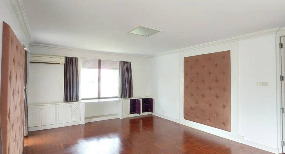 For sale 4 bedrooms villa in Cha Am, Phetchaburi