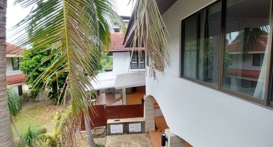 For sale 4 bedrooms villa in Cha Am, Phetchaburi