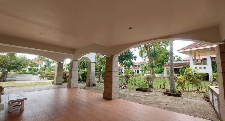 For sale 4 bedrooms villa in Cha Am, Phetchaburi