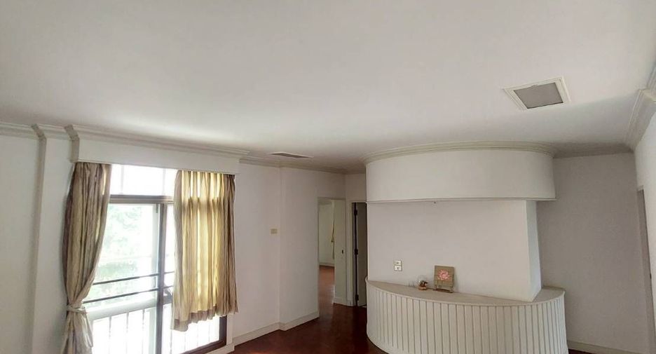 For sale 4 bedrooms villa in Cha Am, Phetchaburi