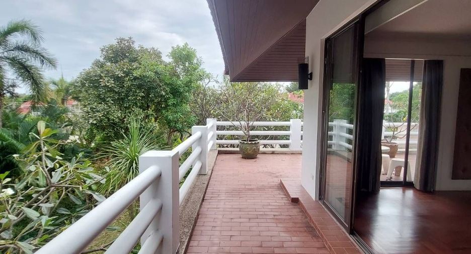 For sale 4 bedrooms villa in Cha Am, Phetchaburi