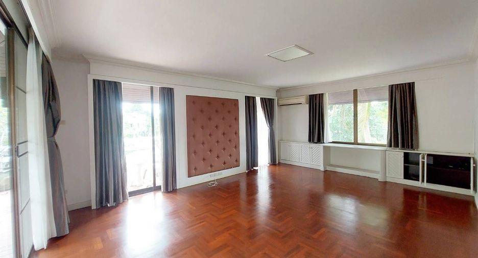 For sale 4 bedrooms villa in Cha Am, Phetchaburi