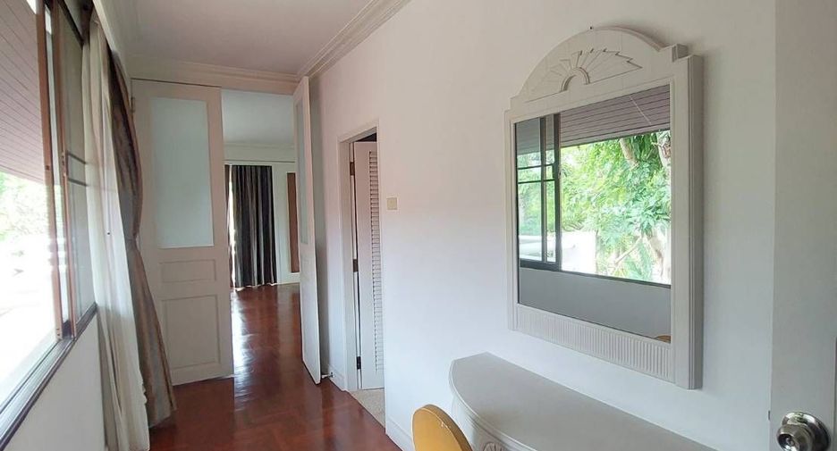 For sale 4 bedrooms villa in Cha Am, Phetchaburi