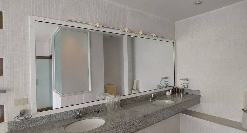 For sale 4 bedrooms villa in Cha Am, Phetchaburi