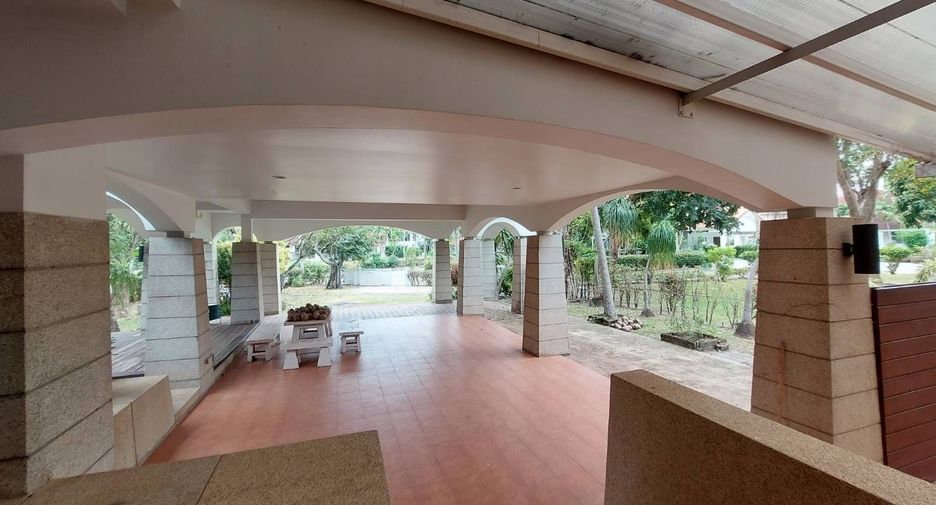 For sale 4 bedrooms villa in Cha Am, Phetchaburi